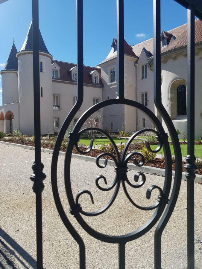 Chateau Saint-Jean, Relais & Chateaux Монлюсон Экстерьер фото
